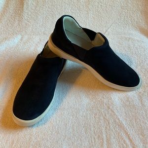 Kizik sneakers Women’s size 9